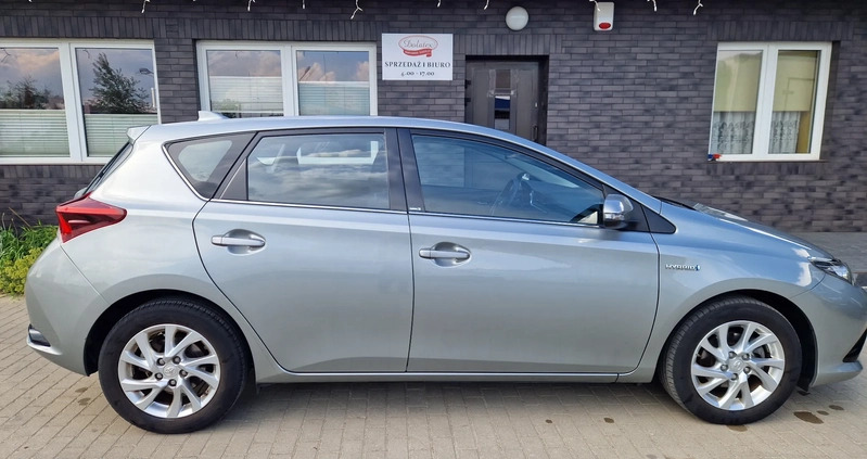 Toyota Auris cena 64900 przebieg: 82000, rok produkcji 2016 z Połaniec małe 172